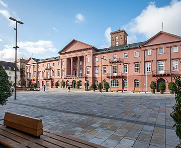 Blick auf das Rathaus am Marktplatz