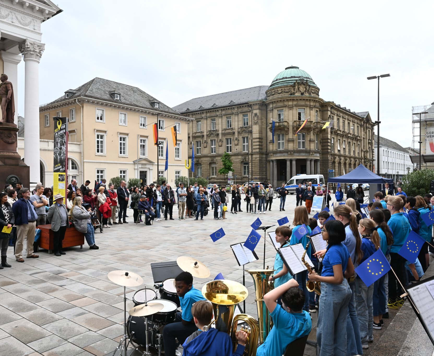 Bekenntnis zu Europa: Auf dem Marktplatz brachte die Bläserklasse der Europaschule nicht nur die Europahymne, sondern auch die Nationalhymne der Ukraine zu Gehör.