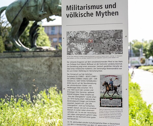 Die neue Stele informiert über die Hintergründe des Leibdragonerdenkmals am Mühlburger Tor.