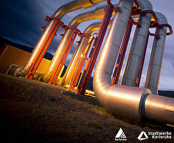 Zu sehen drei große Gasrohre