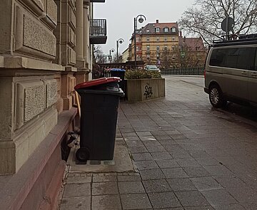 Abfallbehälter in der Hirschstraße