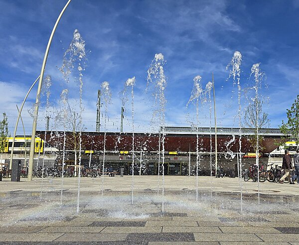 Die Wasserspiele am Hauptbahnhof sprudeln ab 1. April wieder.