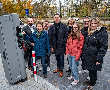 Offizieller Start der Langsamladesäule Ettlinger Allee 9