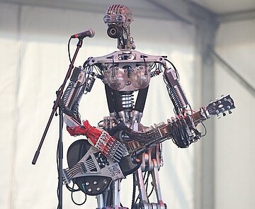 Effekte-Festival: Robotergitarristin Hellgå Tarr.