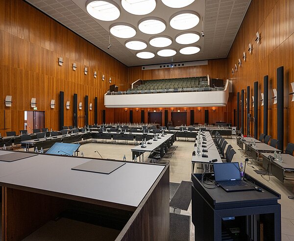 Bürgersaal bestuhlt für Gemeinderatssitzung