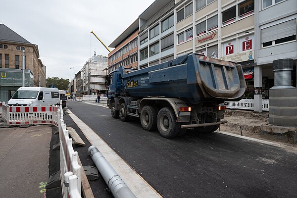 Die Arbeiten zur Neugestaltung der Kaiserstraße laufen derzeit im Baufeld 4a zwischen Marktplatz und Lammstraße.