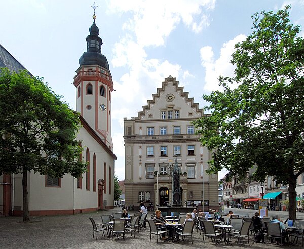 Rathaus Durlach, Eingang Portal Ostseite
