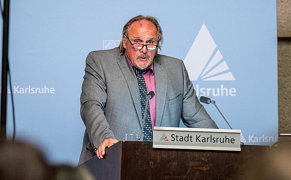 Warnung vor Schuldenberg:  CDU-Fraktionschef Detlef Hofmann sprach sich in seiner Haushaltsrede für mehr Effizienz bei der Stadt aus. 