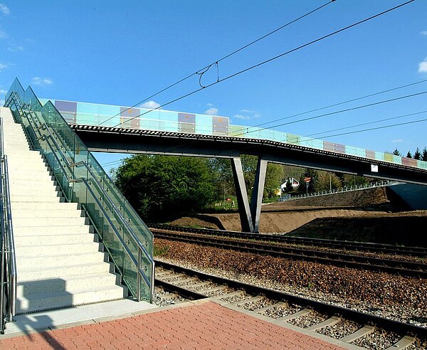 Fuß- und Radwegbrücke über die Bahnlinie Karlsruhe - Pforzheim 