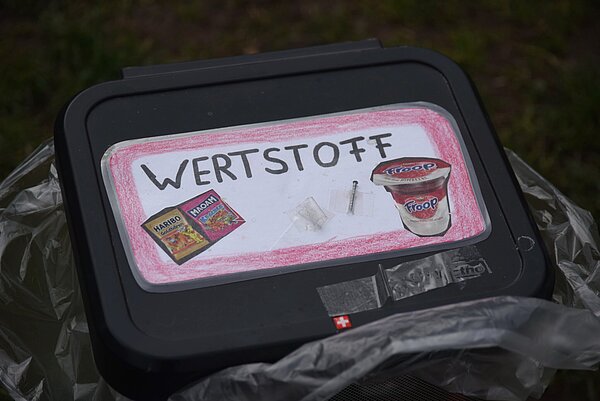 Wertstoff-Mülltonne