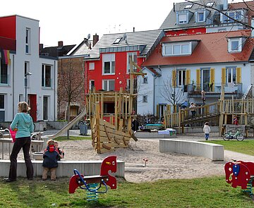 Über die Situation von Alleinerziehenden in Karlsruhe klärt ein neuer Bericht der Sozial- und Jugendbehörde auf.