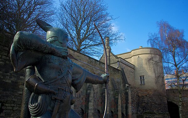 Statue von Robin Hood in Nottingham.