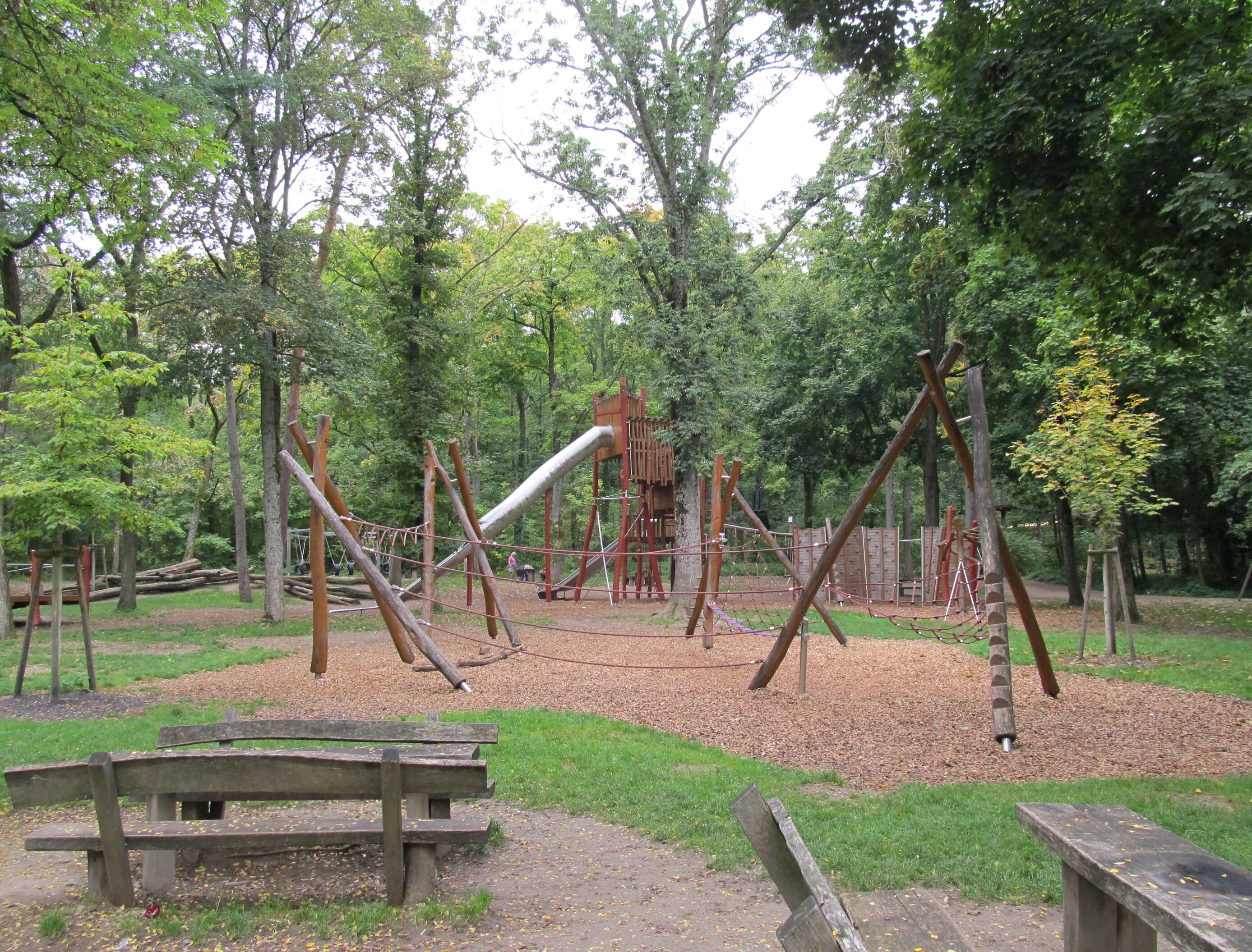 Das Bild zeigt den Kinderspielplatz am Turmberg.