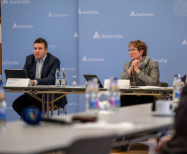 Über die Sperre informierte jüngst EB Gabriele Luczak-Schwarz mit Stadtkämmerer Torsten Dollinger (v.r.).