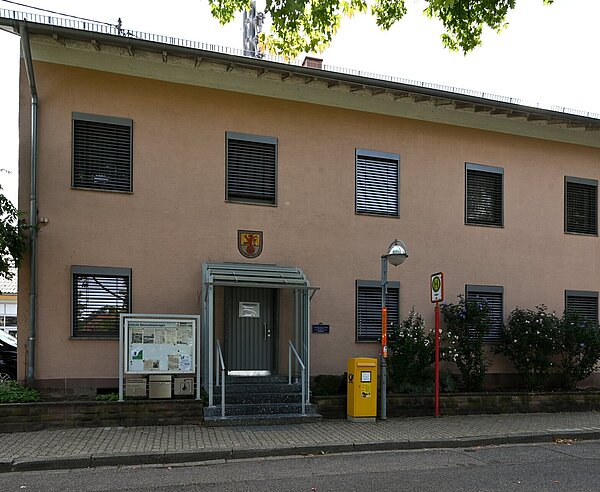 Außenansicht des Rathausgebäudes in Hohenwettersbach