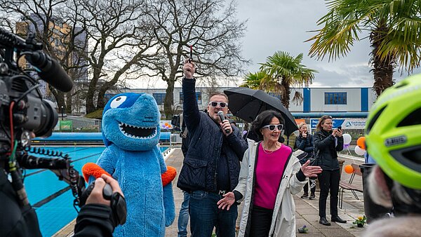 Das Sonnenbad ist mit einer Eröffnungsparty in die Saison gestartet.