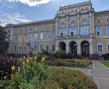 Staatliches Museum für Naturkunde, Außenansicht