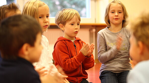 Klatschspiel bei der musikalischen Früherziehung
