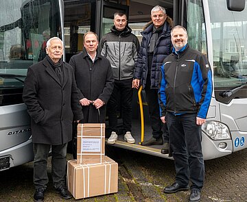 Ausgemusterte, aber noch funktionstüchtige Busse für die ukrainische Partnerstadt Winnyzja zur Aufrechterhaltung des ÖPNV.