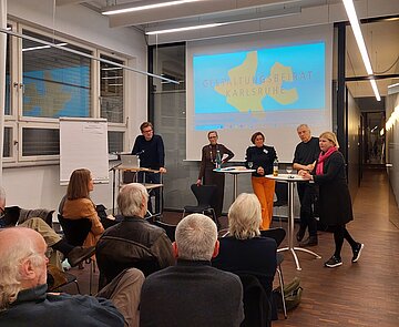 Offener Dialog der Veranstaltung mit Gestaltungsbeirat und  BDA über Umbaukultur in Karlsruhe 