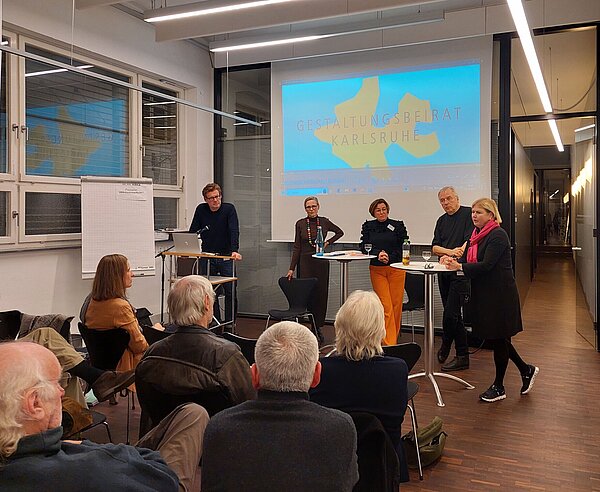 Offener Dialog der Veranstaltung mit Gestaltungsbeirat und  BDA über Umbaukultur in Karlsruhe 