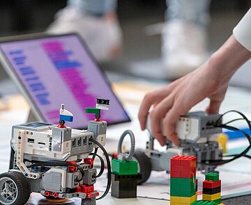 Entwicklung eines Lego-Roboters.