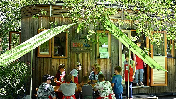 Beim Kinderkochmobil des Vereins "Tischlein deck dich" lernen die Kinder im Tandem. Die Rezepte sind auf genau zwei Personen ausgelegt.