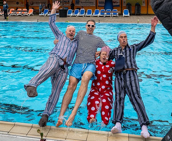 Das Sonnenbad ist mit einer Eröffnungsparty in die Saison gestartet.