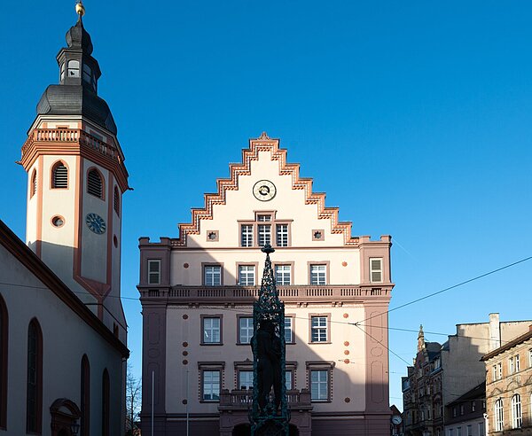 Außenansicht des Durlacher Rathauses