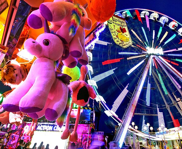 Buntes Riesenrad bei der Frühjahrsmess`'