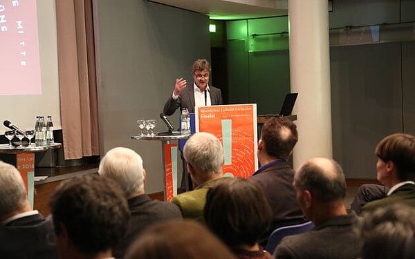 Oberbürgermeister Dr. Frank Mentrup am Rednerpult