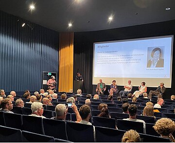 Besucher der Jubiläumsveranstaltung des Gestaltungsbeirates