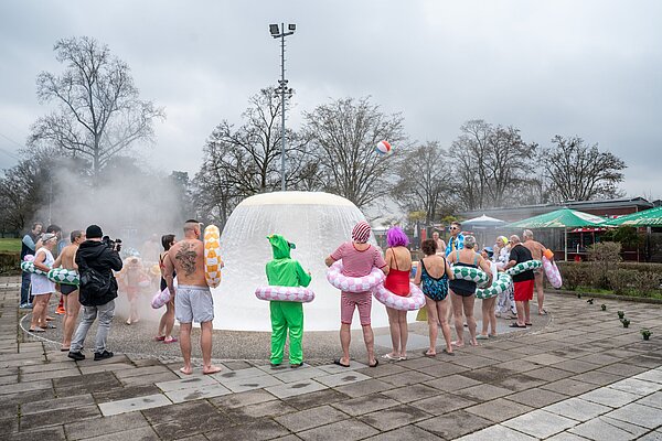 Sonnenbad  2025: seit dem 14. März ist das beheizte Freibad zum Saisonstart eröffnet