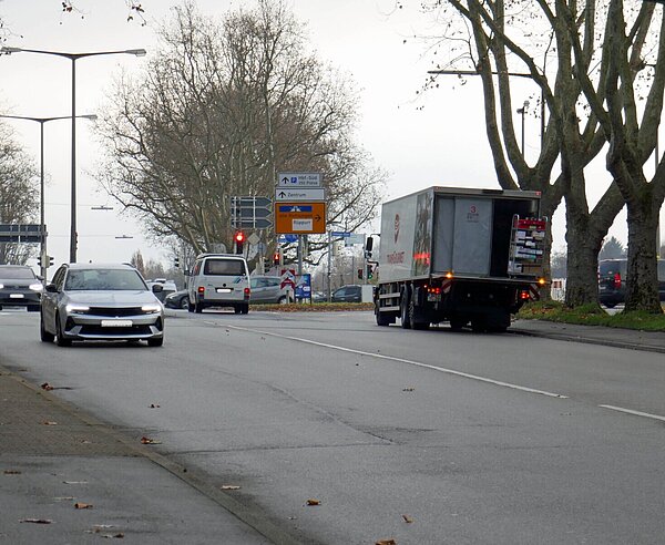 Bilck auf die Kreuzung Schwarzwaldstraße / Ettlinger Allee