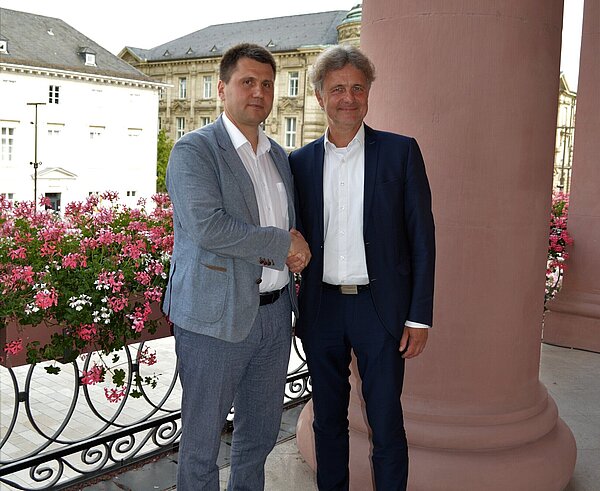 OB Dr. Frank Mentrup im Dialog mit Andrii Ocheretnyi (l.), dem stell-vertretenden Bürgermeister von Winnyzja. 