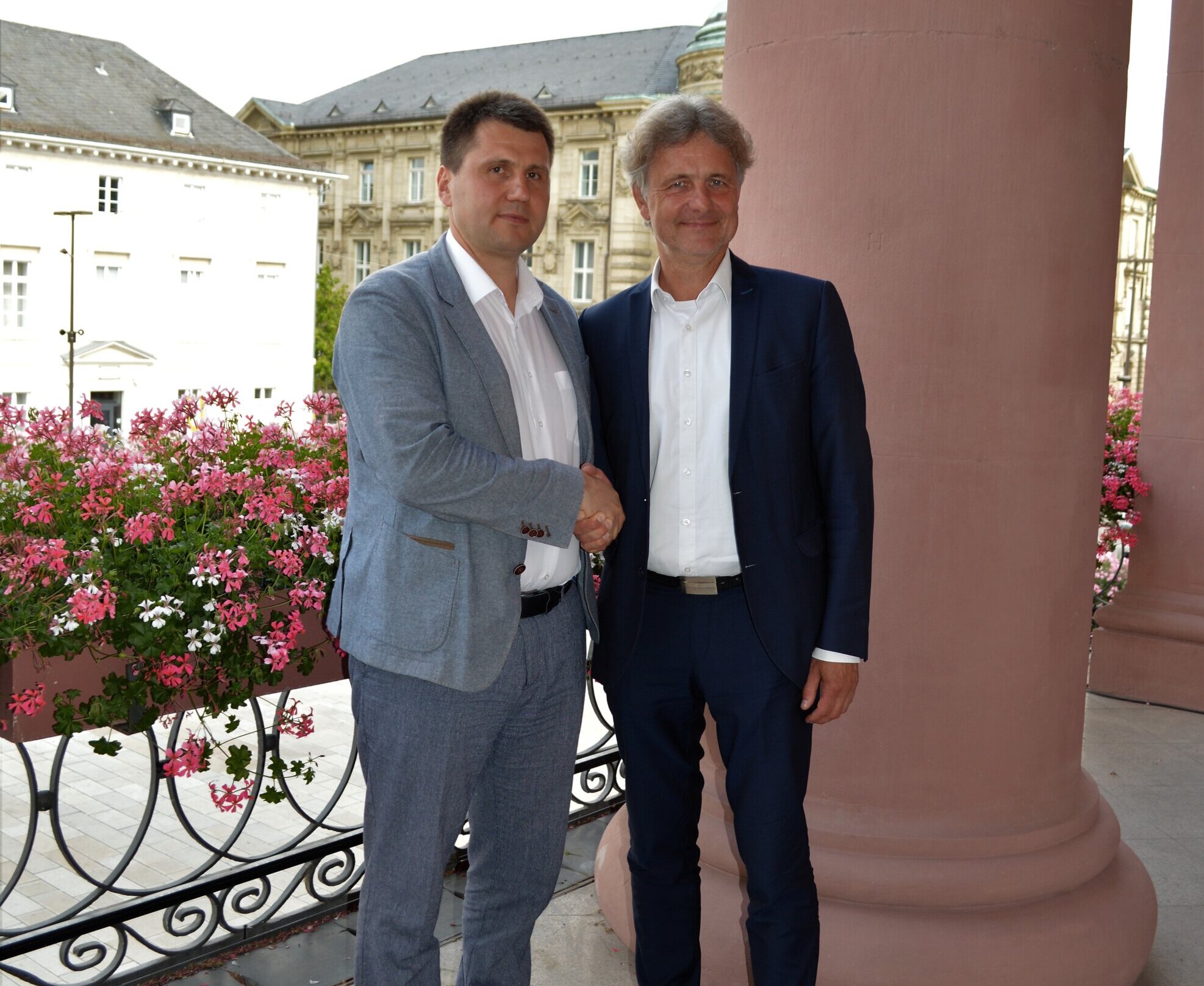 OB Dr. Frank Mentrup im Dialog mit Andrii Ocheretnyi (l.), dem stell-vertretenden Bürgermeister von Winnyzja. 