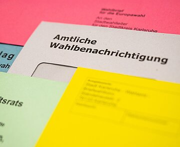 Bunte Wahlunterlagen "Amtliche Wahlbenachrichtigung"