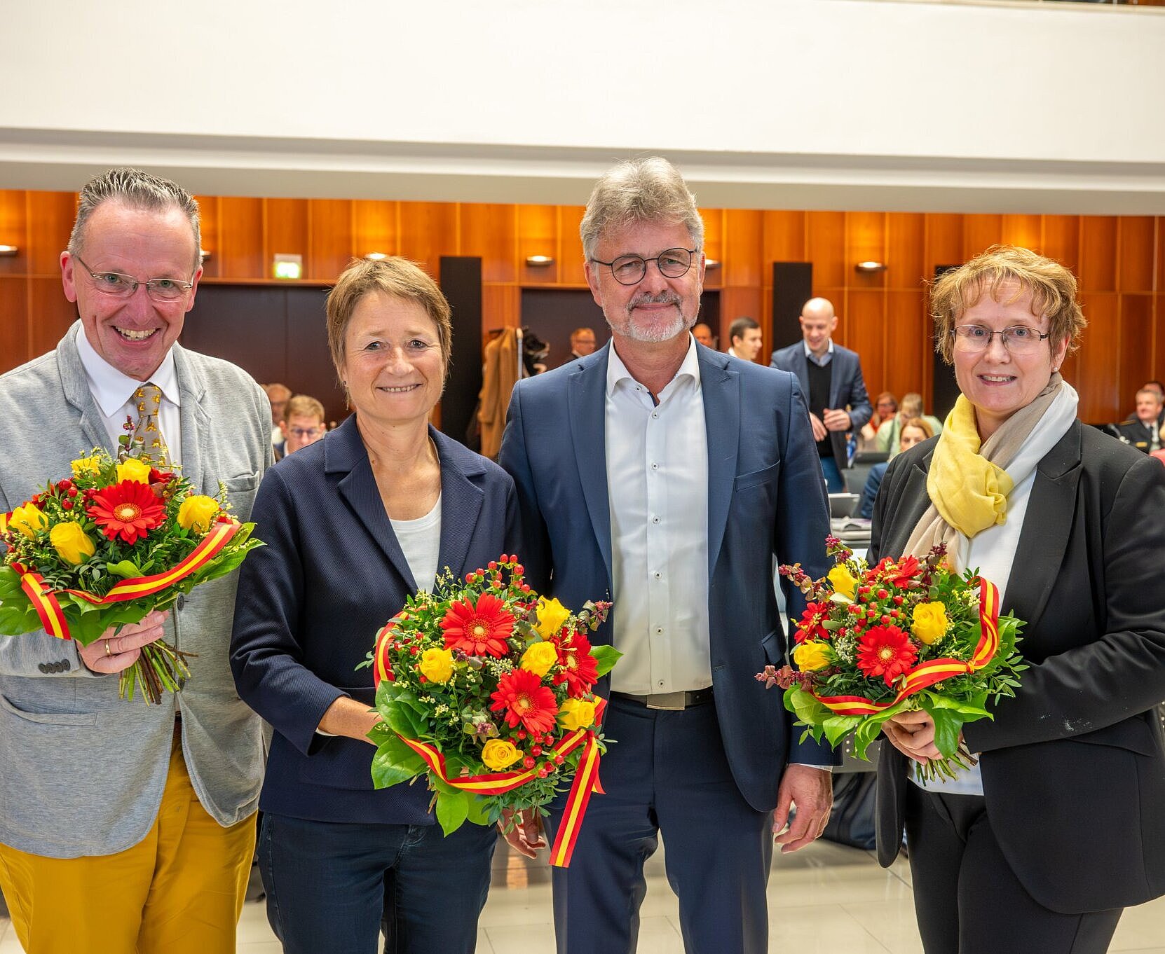 Glückwunsch von OB Mentrup (2.v.r.) an Käuflein (v.l.), Lisbach und Luczak-Schwarz.