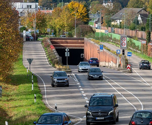Einfahrt/Ausfahrt Tunnel Grötzingen mit KFZ 