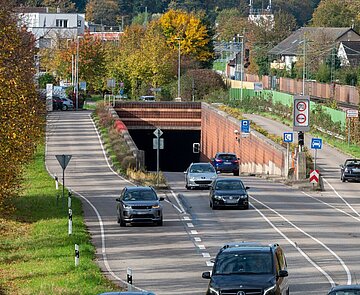 Einfahrt/Ausfahrt Tunnel Grötzingen mit KFZ 