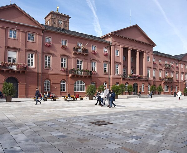 Außenaufnahme Rathaus am Marktplatz