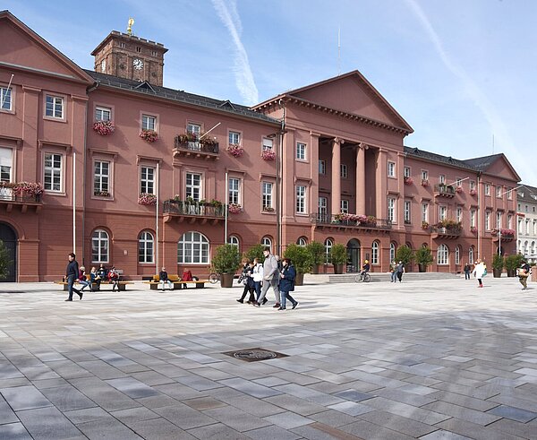 Außenaufnahme Rathaus am Marktplatz