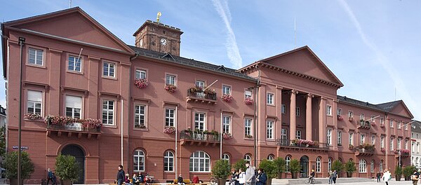 Außenaufnahme Rathaus am Marktplatz