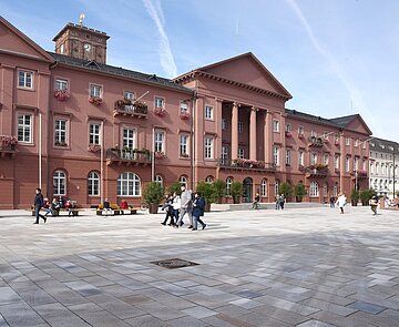 Außenaufnahme Rathaus am Marktplatz