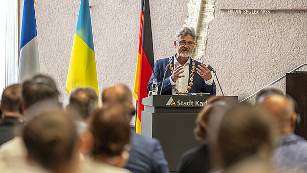 Oberbürgermeister Dr. Mentrup am Renderpult