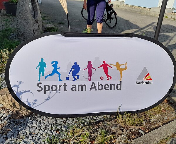 Das Bild zeigt das Beachbanner für "Sport am Abend".