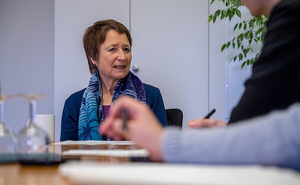 Erste Bürgermeisterin Bettina Lisbach im Gespräch beim Interview zum  Amtsantritt 