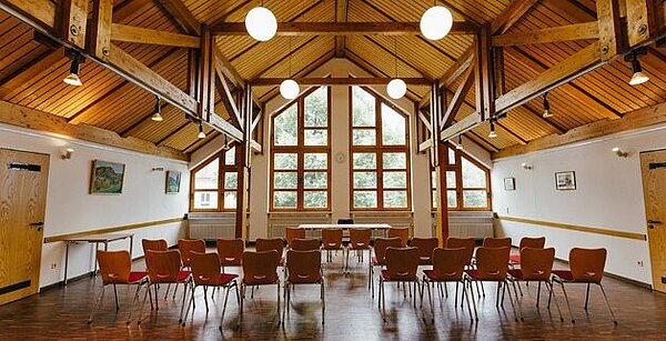 Das Bild zeigt den Niddaraum im Begegnungszentrum Grötzingen.