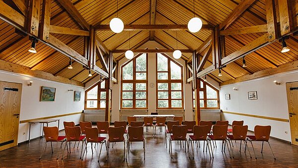 Das Bild zeigt den Niddaraum im Begegnungszentrum Grötzingen.