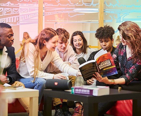 Karlshochschule als Ort von Freiheit und Bildung